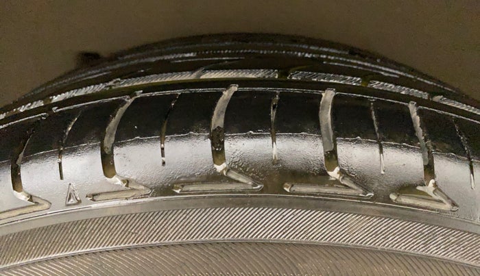 2017 Toyota Corolla Altis GL PETROL, Petrol, Manual, 78,724 km, Left Rear Tyre Tread