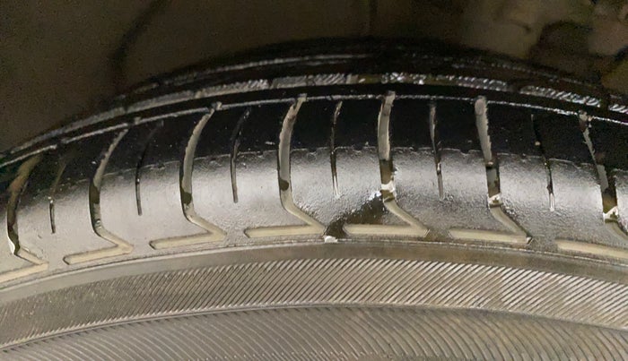 2017 Toyota Corolla Altis GL PETROL, Petrol, Manual, 78,724 km, Right Front Tyre Tread