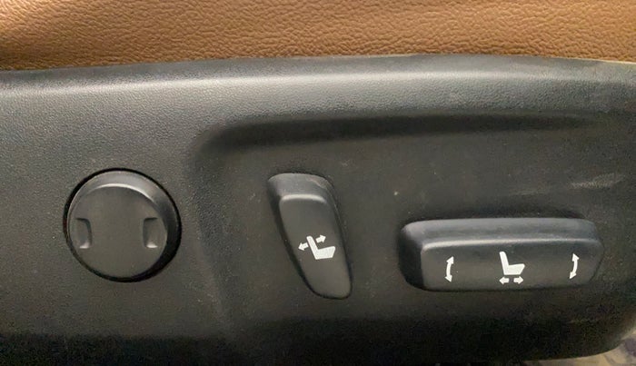 2017 Toyota Corolla Altis GL PETROL, Petrol, Manual, 78,724 km, Driver Side Adjustment Panel