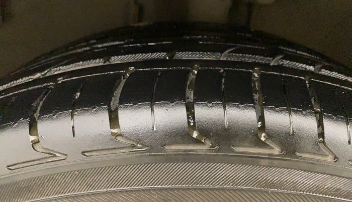 2017 Toyota Corolla Altis GL PETROL, Petrol, Manual, 78,724 km, Left Front Tyre Tread