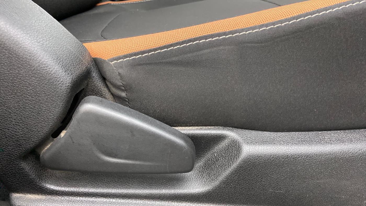 2021 Renault Kwid CLIMBER 1.0 AMT (O), Petrol, Automatic, 16,105 km, Driver Side Adjustment Panel