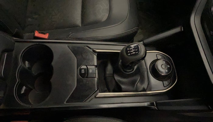 2022 Tata Safari XZ PLUS, Diesel, Manual, 48,294 km, Gear Lever