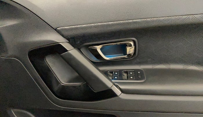 2022 Tata Safari XZ PLUS, Diesel, Manual, 48,294 km, Driver Side Door Panels Control