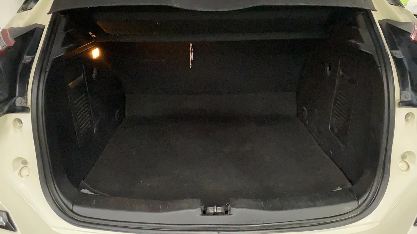 2019 Nissan Kicks XV DIESEL, Diesel, Manual, 96,683 km, Boot Inside