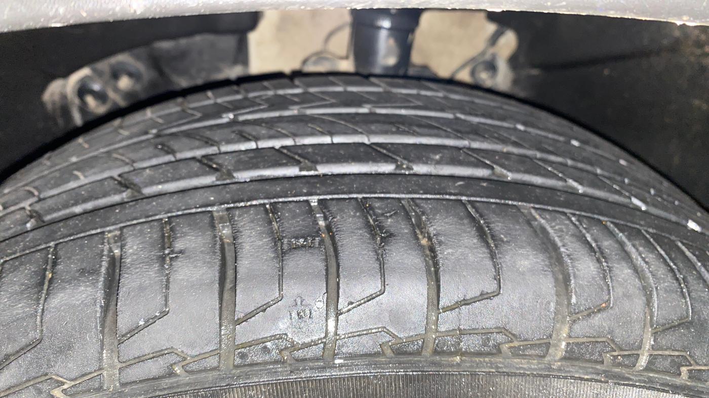 2019 Nissan Kicks XV DIESEL, Diesel, Manual, 96,683 km, Left Front Tyre Tread