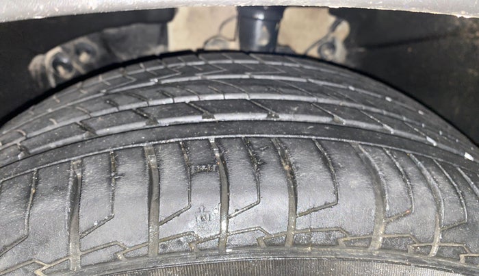 2019 Nissan Kicks XV DIESEL, Diesel, Manual, 96,410 km, Left Front Tyre Tread