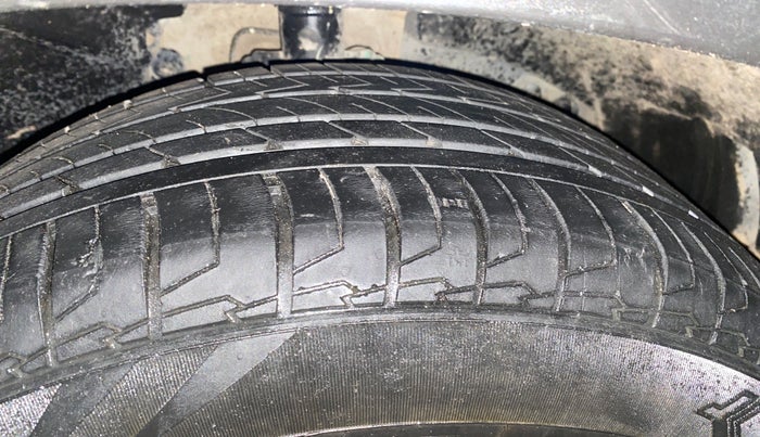 2019 Nissan Kicks XV DIESEL, Diesel, Manual, 96,410 km, Right Front Tyre Tread