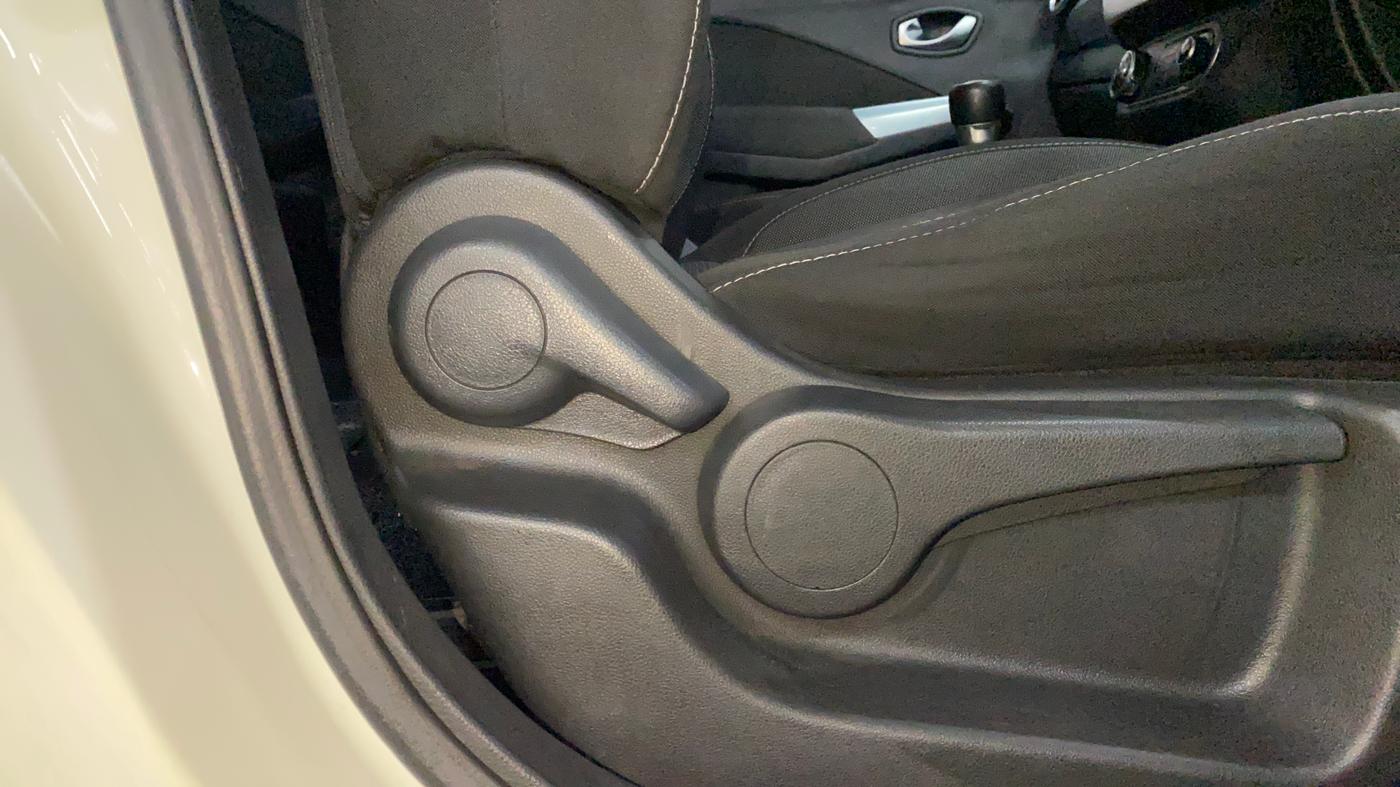 2019 Nissan Kicks XV DIESEL, Diesel, Manual, 96,683 km, Driver Side Adjustment Panel