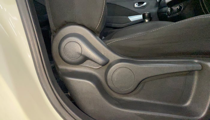 2019 Nissan Kicks XV DIESEL, Diesel, Manual, 96,410 km, Driver Side Adjustment Panel