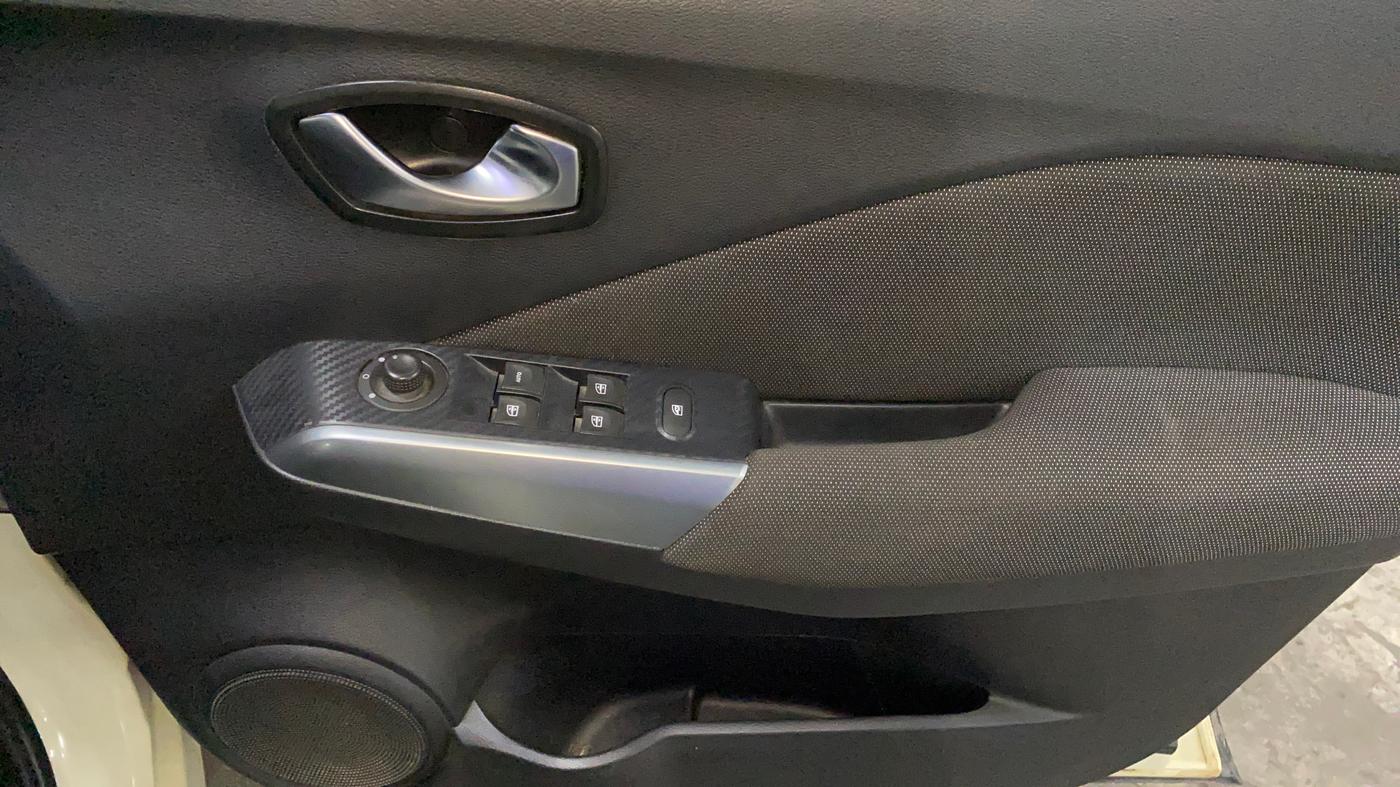 2019 Nissan Kicks XV DIESEL, Diesel, Manual, 96,683 km, Driver Side Door Panels Control