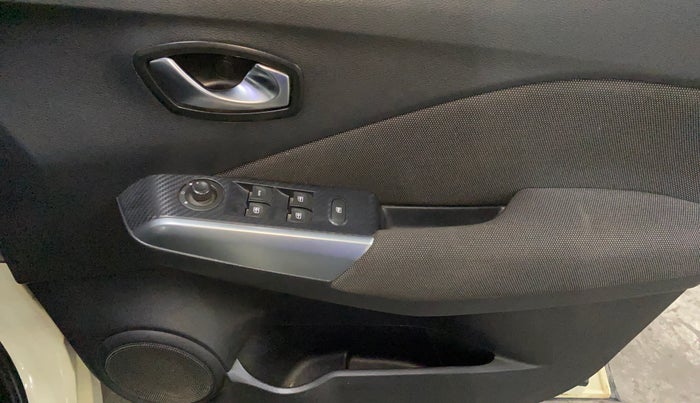 2019 Nissan Kicks XV DIESEL, Diesel, Manual, 96,410 km, Driver Side Door Panels Control
