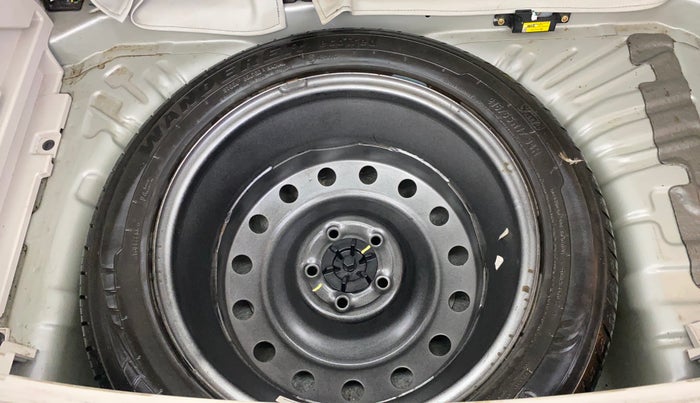 2020 Mahindra XUV300 W8 (O) 1.2 PETROL, Petrol, Manual, 40,915 km, Spare Tyre