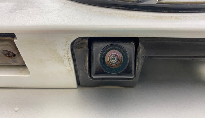 2020 Mahindra XUV300 W8 (O) 1.2 PETROL, Petrol, Manual, 40,915 km, Parking Camera