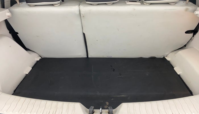 2020 Mahindra XUV300 W8 (O) 1.2 PETROL, Petrol, Manual, 40,915 km, Boot Inside