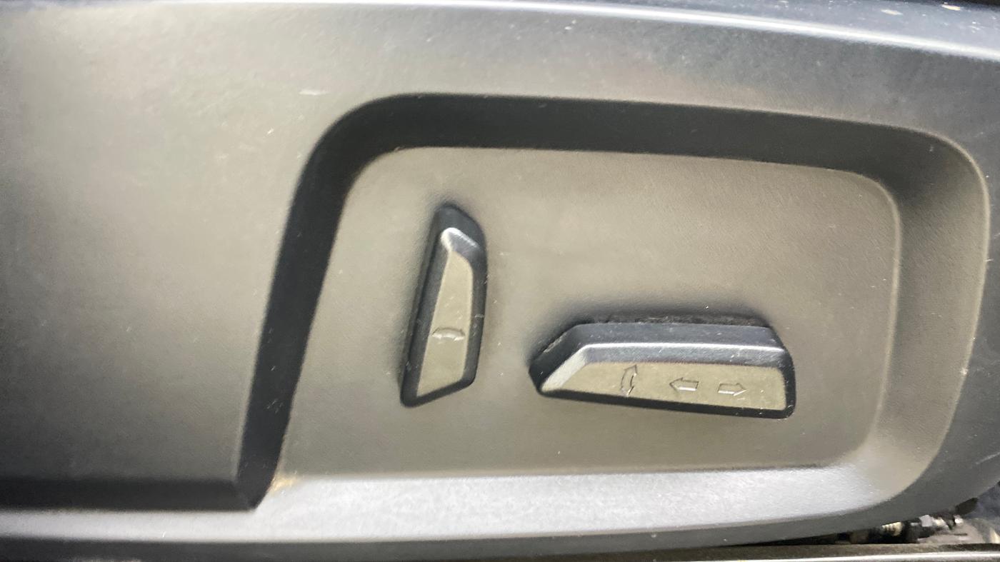 2021 Tata Harrier XZA PLUS 2.0L DARK EDITION, Diesel, Automatic, 94,343 km, Driver Side Adjustment Panel