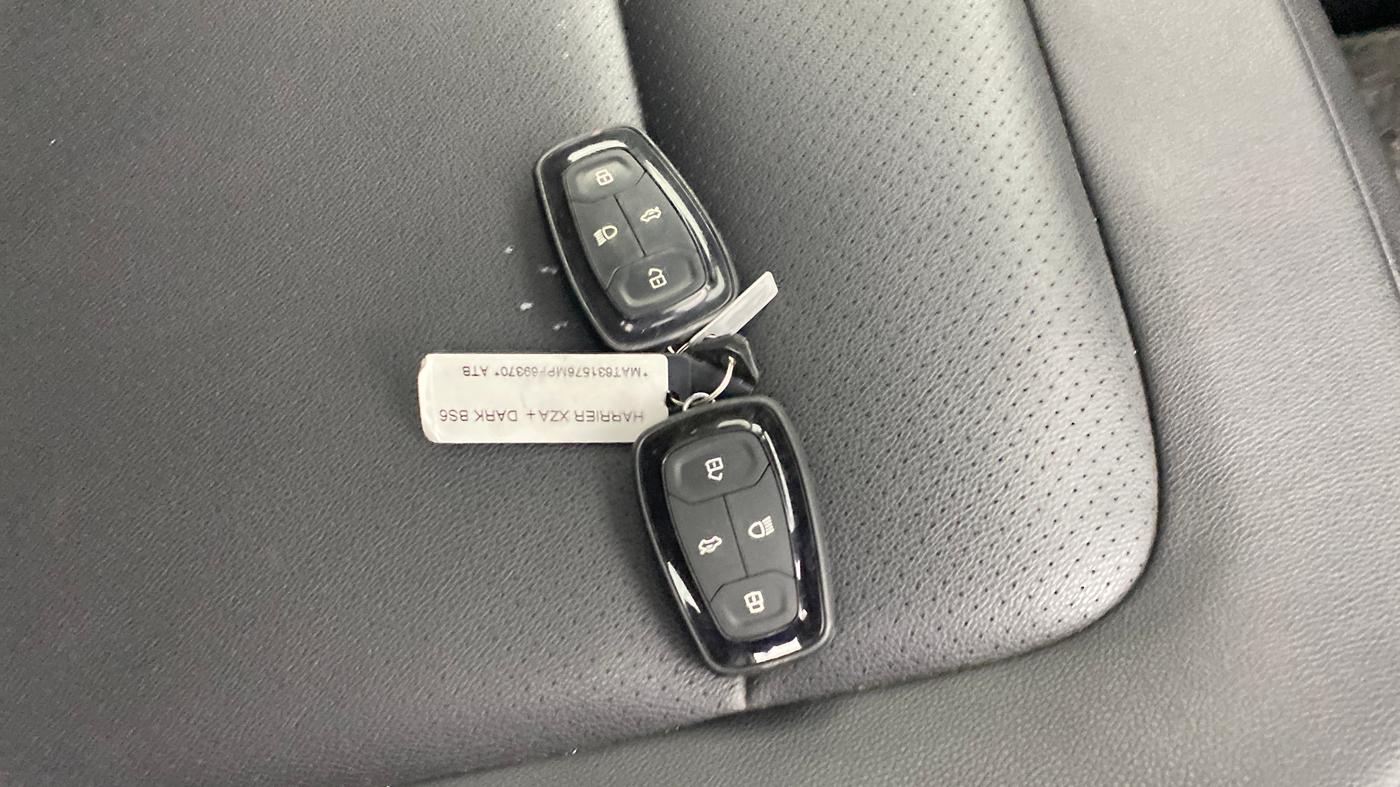 2021 Tata Harrier XZA PLUS 2.0L DARK EDITION, Diesel, Automatic, 94,343 km, Key Close Up
