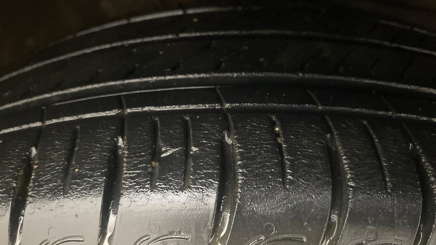 2021 Hyundai AURA SX 1.2, Petrol, Manual, 51,203 km, Right Front Tyre Tread