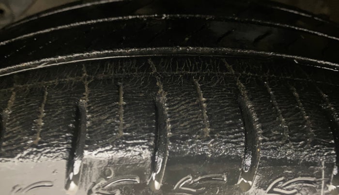 2021 Hyundai AURA SX 1.2, Petrol, Manual, 51,203 km, Left Front Tyre Tread