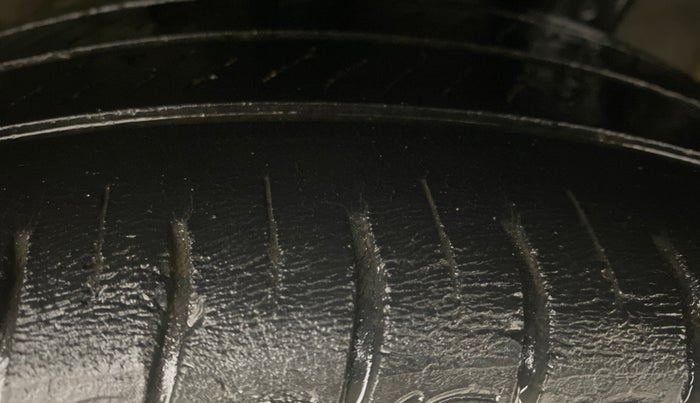 2021 Hyundai AURA SX 1.2, Petrol, Manual, 51,203 km, Left Rear Tyre Tread