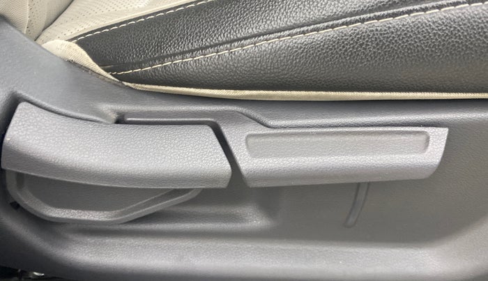 2021 Hyundai AURA SX 1.2, Petrol, Manual, 51,203 km, Driver Side Adjustment Panel