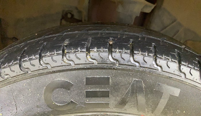 2018 Datsun Redi Go T(O) 1.0 AMT, Petrol, Automatic, 26,811 km, Left Front Tyre Tread