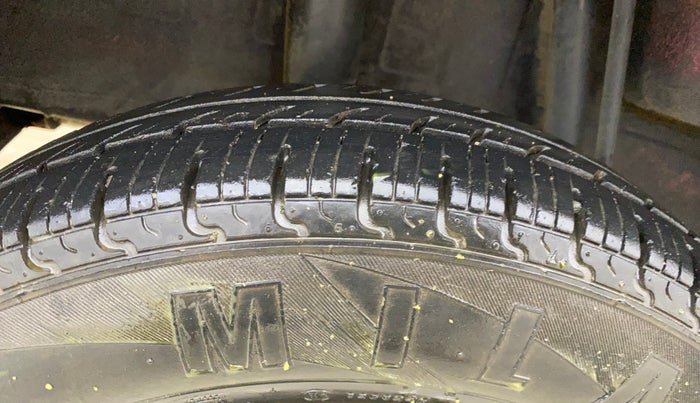 2018 Datsun Redi Go T(O) 1.0 AMT, Petrol, Automatic, 26,811 km, Right Rear Tyre Tread