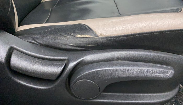 2015 Hyundai Creta SX PLUS 1.6 PETROL, Petrol, Manual, 79,177 km, Driver Side Adjustment Panel