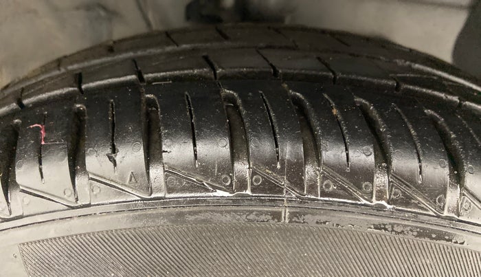 2019 Hyundai NEW SANTRO MAGNA, Petrol, Manual, 7,155 km, Right Front Tyre Tread