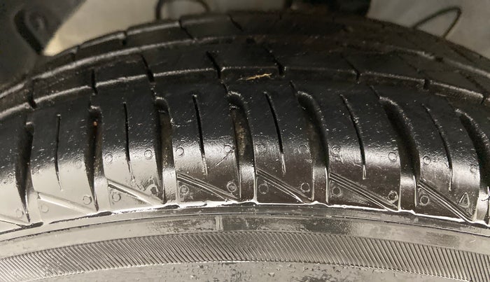 2019 Hyundai NEW SANTRO MAGNA, Petrol, Manual, 7,155 km, Left Front Tyre Tread