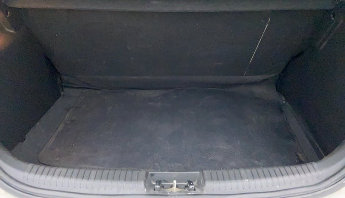 2012 Hyundai i20 MAGNA O 1.2, Petrol, Manual, 27,449 km, Boot Inside
