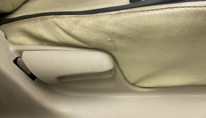 2014 Maruti Swift Dzire VXI, Petrol, Manual, 21,398 km, Driver Side Adjustment Panel
