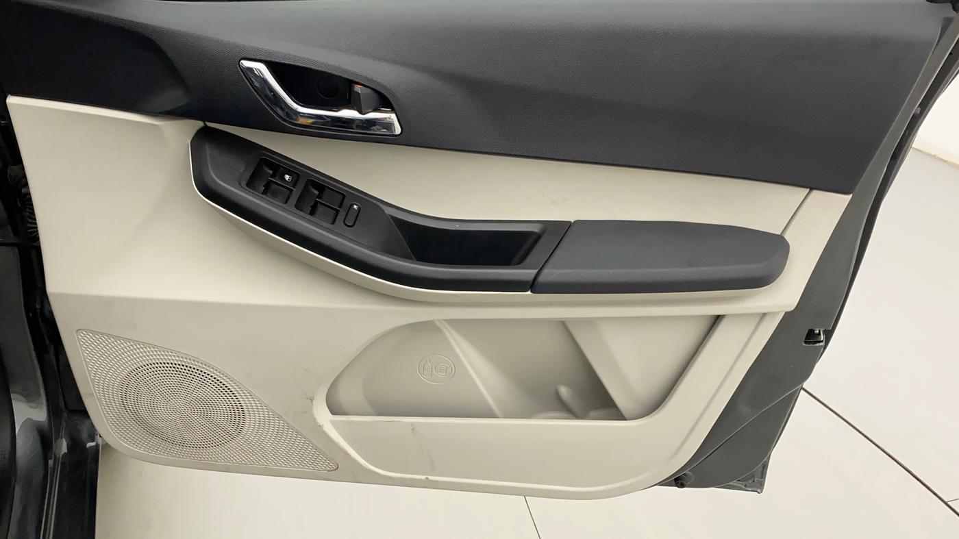 2023 Tata Tiago XZA PLUS PETROL, Petrol, Automatic, 3,395 km, Driver Side Door Panels Control