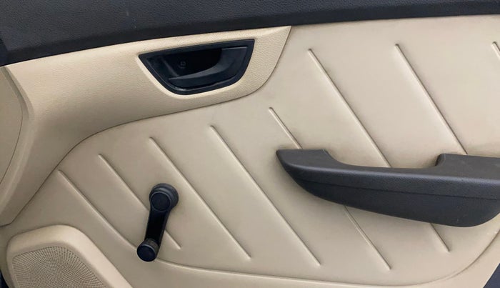 2016 Hyundai Eon D-LITE+, Petrol, Manual, 46,159 km, Driver Side Door Panels Control