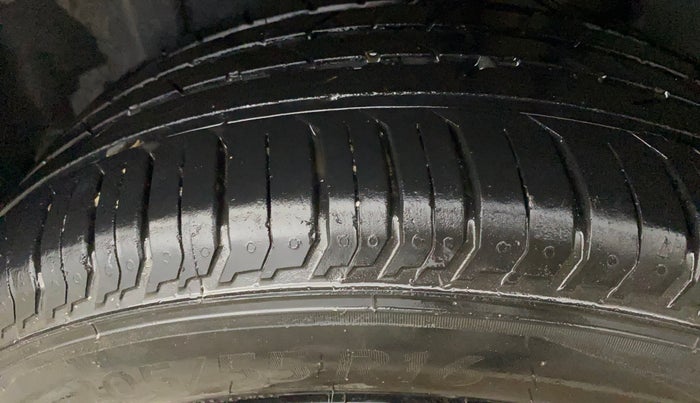 2022 Volkswagen VIRTUS TOPLINE TSI 1.0 MT, Petrol, Manual, 46,472 km, Left Rear Tyre Tread