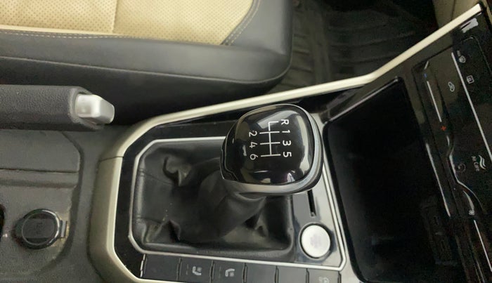 2022 Volkswagen VIRTUS TOPLINE TSI 1.0 MT, Petrol, Manual, 46,472 km, Gear Lever