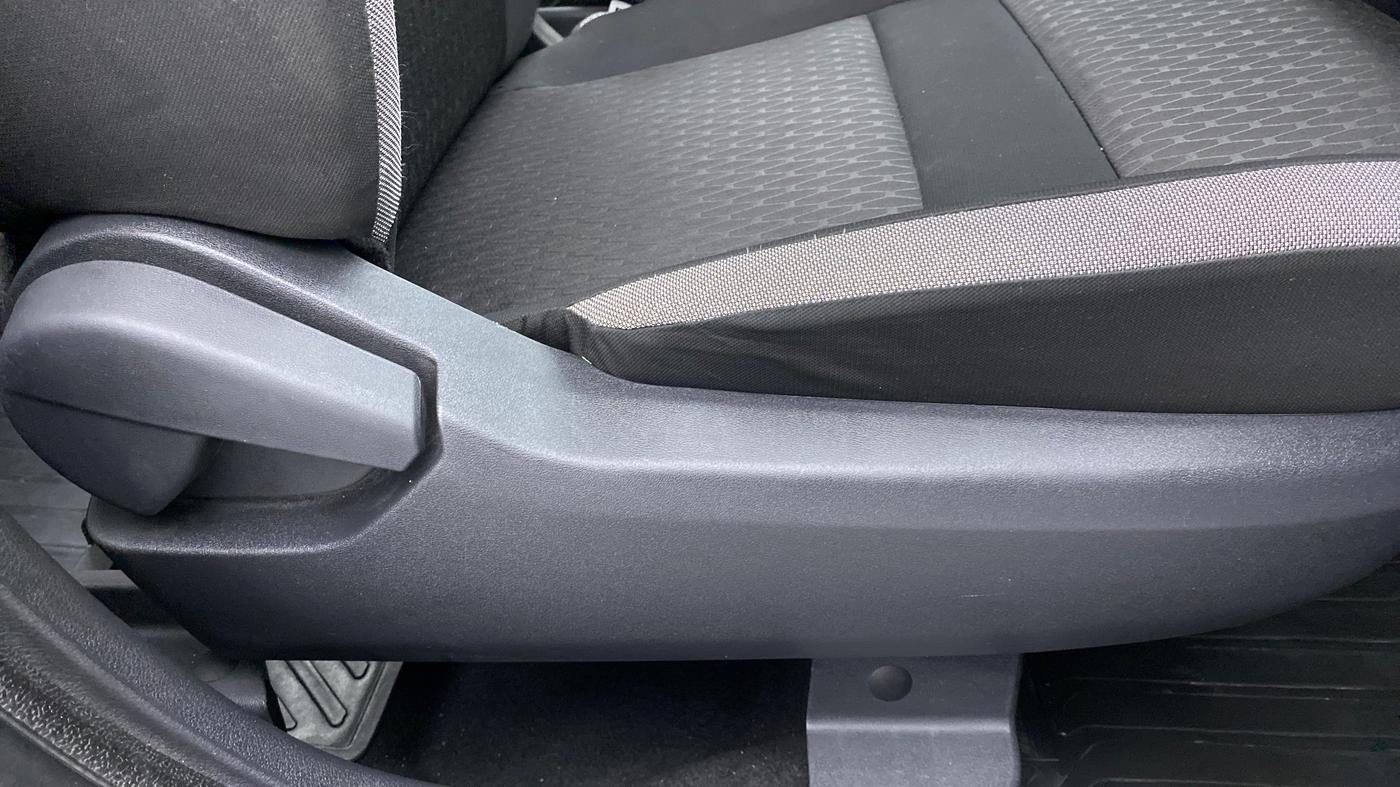 2021 Nissan MAGNITE XE 1.0 MT, Petrol, Manual, 4,467 km, Driver Side Adjustment Panel