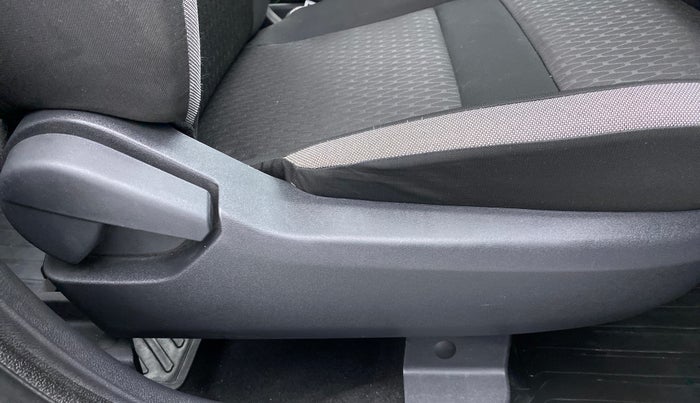 2021 Nissan MAGNITE XE 1.0 MT, Petrol, Manual, 4,467 km, Driver Side Adjustment Panel