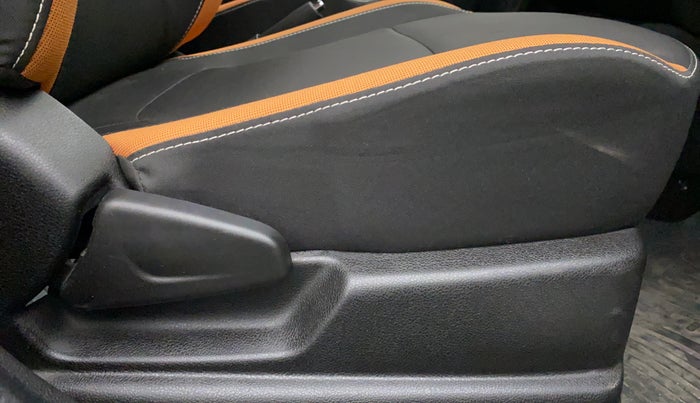 2022 Renault Kwid CLIMBER 1.0 AT, Petrol, Automatic, 3,161 km, Driver Side Adjustment Panel