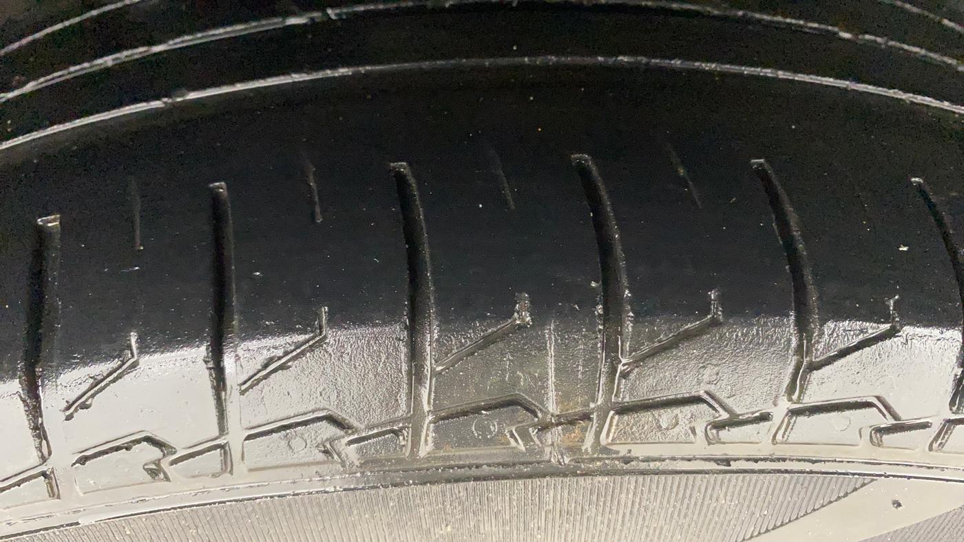 2021 Maruti S Cross ALPHA 1.5, Petrol, Manual, 90,927 km, Right Rear Tyre Tread