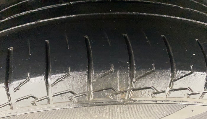 2021 Maruti S Cross ALPHA 1.5, Petrol, Manual, 90,927 km, Right Rear Tyre Tread