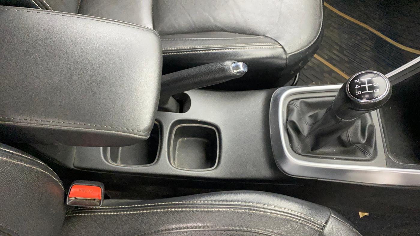 2021 Maruti S Cross ALPHA 1.5, Petrol, Manual, 90,927 km, Gear Lever