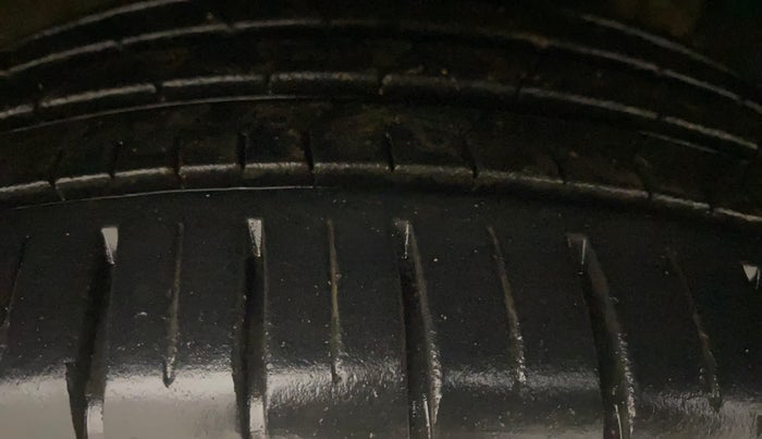 2019 Hyundai Elite i20 ASTA 1.4 CRDI (O), Diesel, Manual, 35,636 km, Right Front Tyre Tread