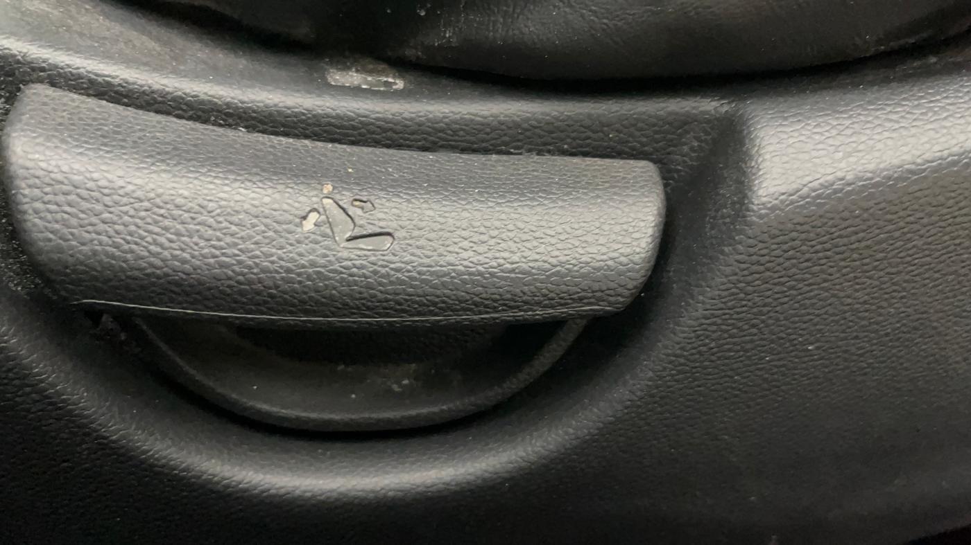 2018 Hyundai Grand i10 MAGNA 1.2 KAPPA VTVT, Petrol, Manual, 44,136 km, Driver Side Adjustment Panel