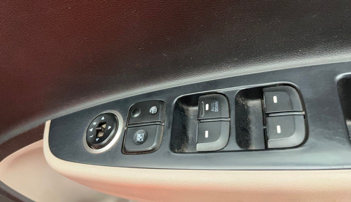 2018 Hyundai Grand i10 MAGNA 1.2 KAPPA VTVT, Petrol, Manual, 44,136 km, Driver Side Door Panels Control