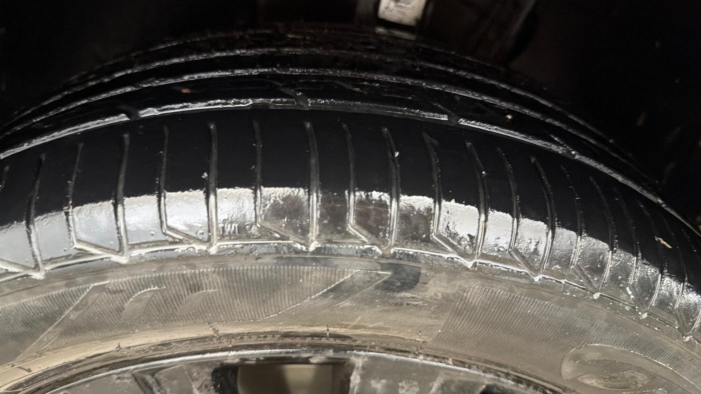 2022 Volkswagen VIRTUS HIGHLINE TSI 1.0 MT, Petrol, Manual, 47,238 km, Left Front Tyre Tread