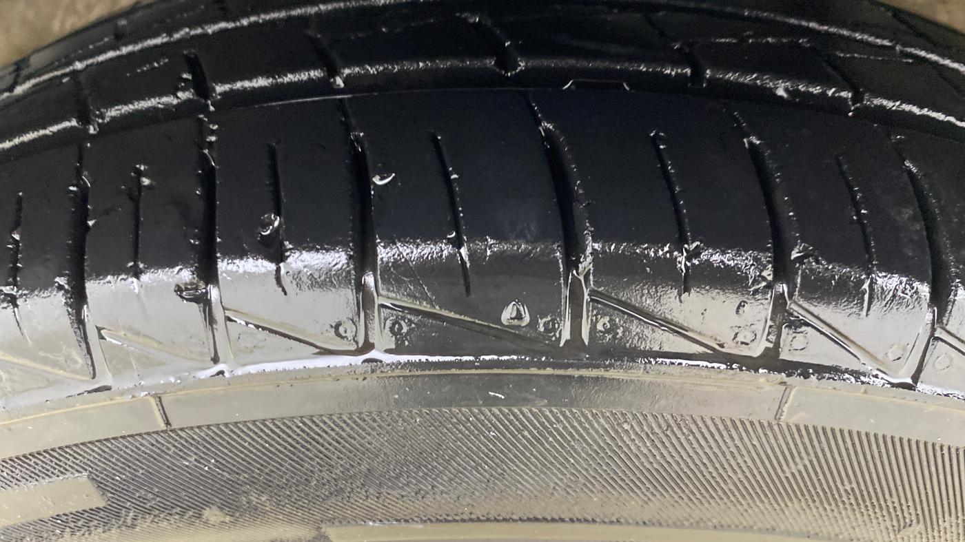 2023 Maruti Alto LXI O, Petrol, Manual, 28,032 km, Left Front Tyre Tread