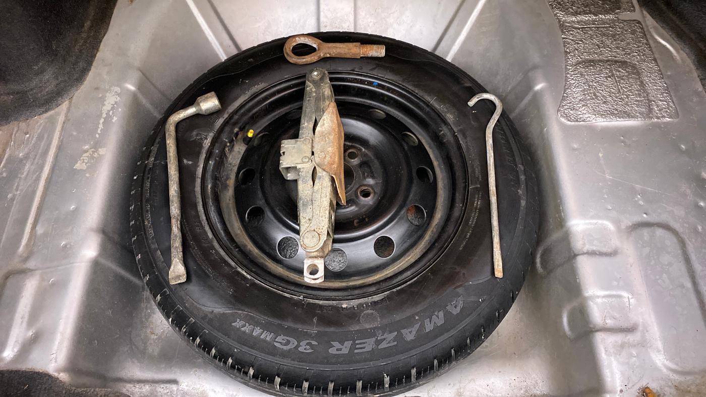 2011 Maruti Swift Dzire VXI, Petrol, Manual, 90,733 km, Spare Tyre