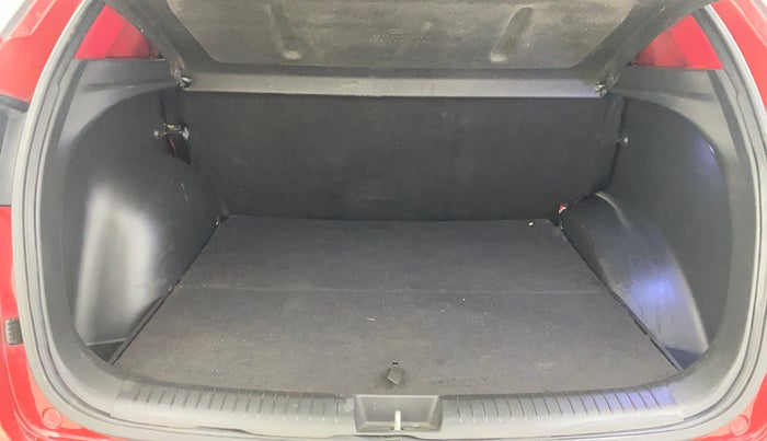 2016 Hyundai Creta SX 1.6 DIESEL, Diesel, Manual, 98,749 km, Boot Inside