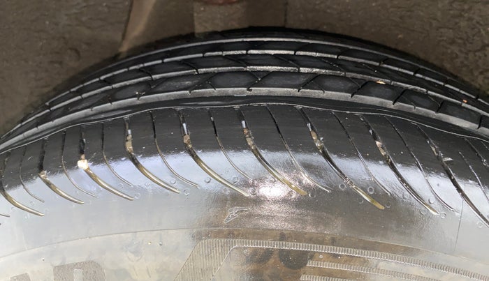 2016 Hyundai Creta SX 1.6 DIESEL, Diesel, Manual, 98,749 km, Right Rear Tyre Tread