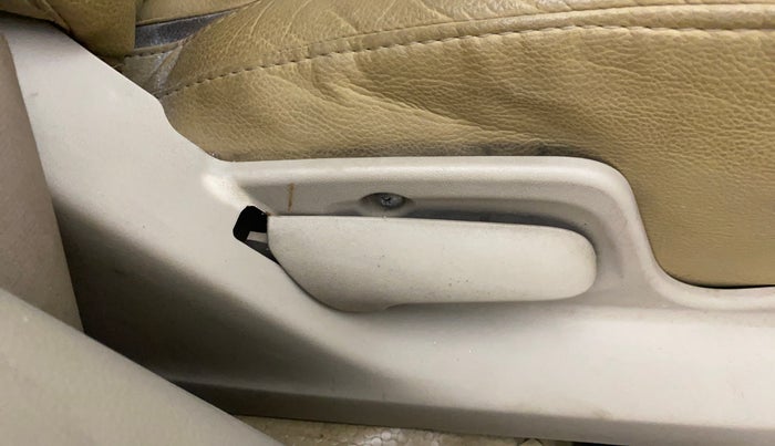 2012 Maruti Ertiga VDI, Diesel, Manual, 93,510 km, Driver Side Adjustment Panel